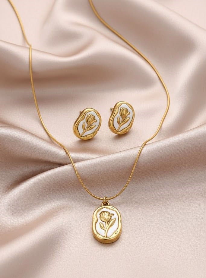 White and Gold Enamel Flower Necklace Set