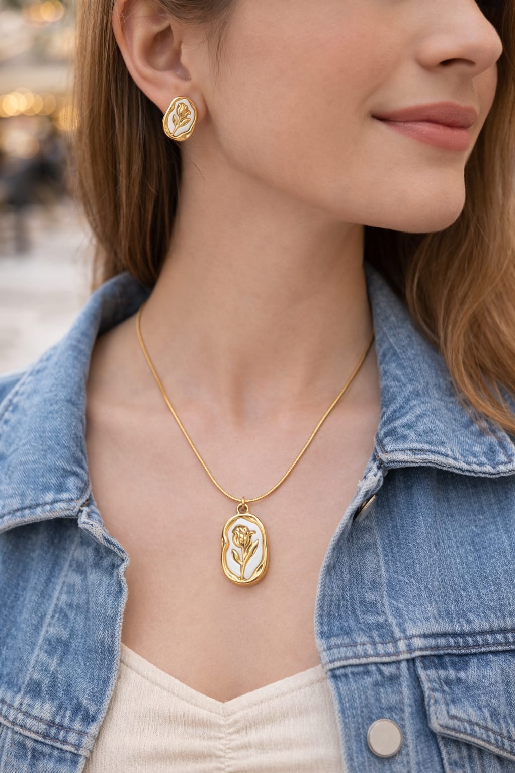 White and Gold Enamel Flower Necklace Set