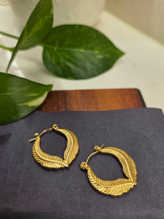 Nature’s Grace: Textured Leaf Hoop