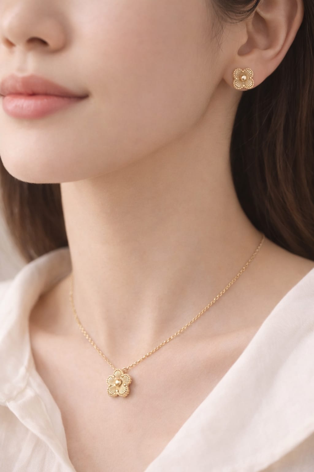 Golden Clover Pendant and Stud Set